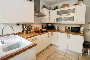 BEAUMONT AVENUE- click for photo gallery